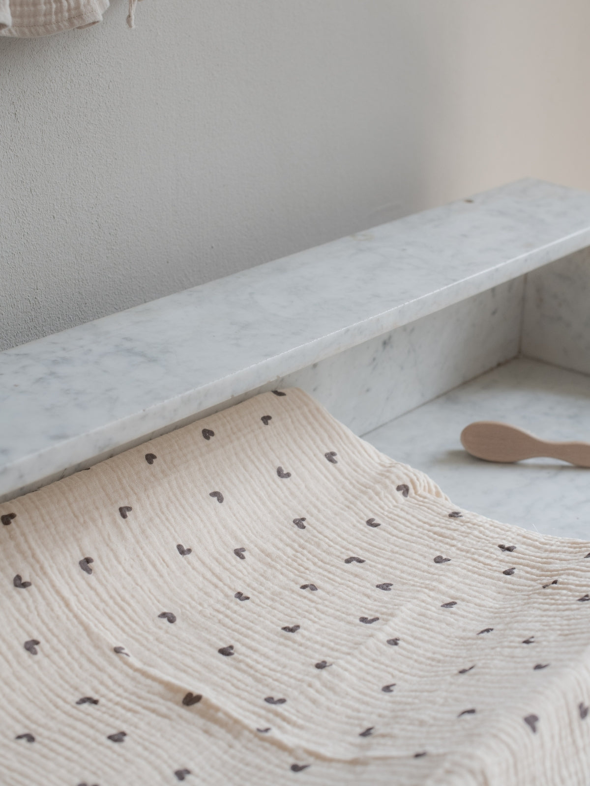 4-Layer Organic Muslin Swaddle Tiny Hearts